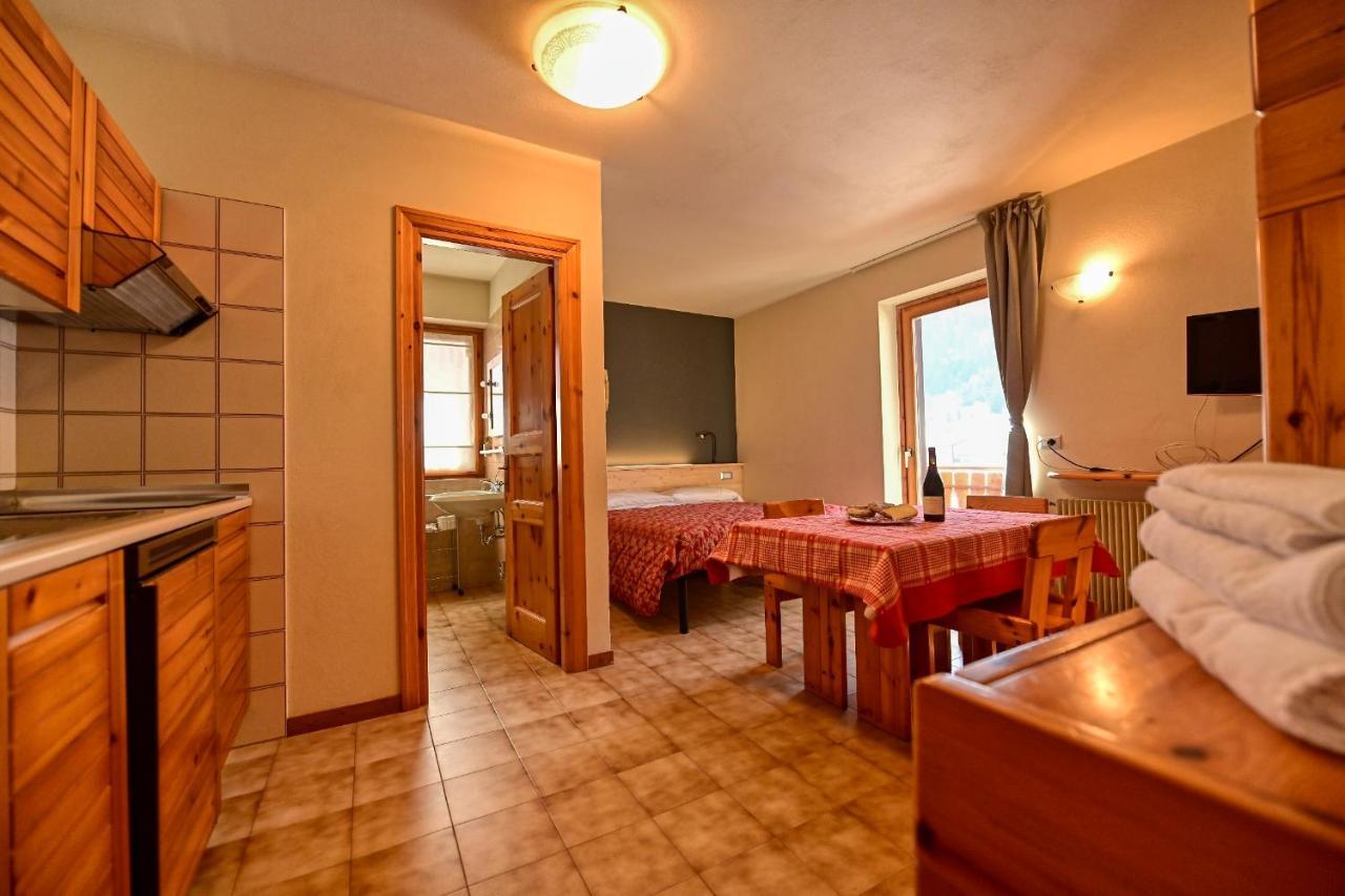 Residence Raethia Tra Bormio E Livigno Pradelle Eksteriør billede