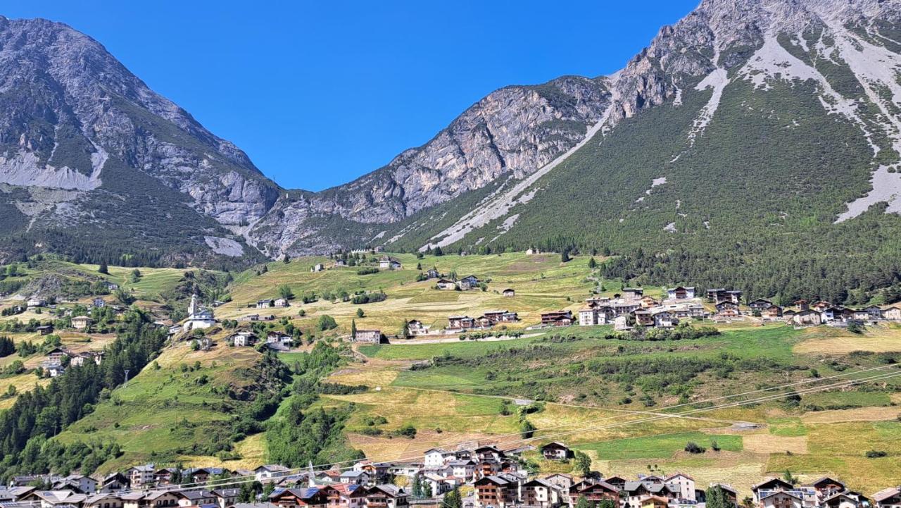 Residence Raethia Tra Bormio E Livigno Pradelle Eksteriør billede